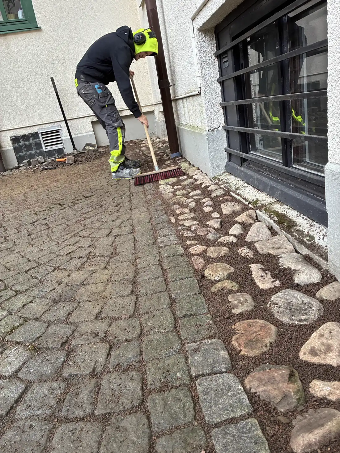 Plattsättning i marksten